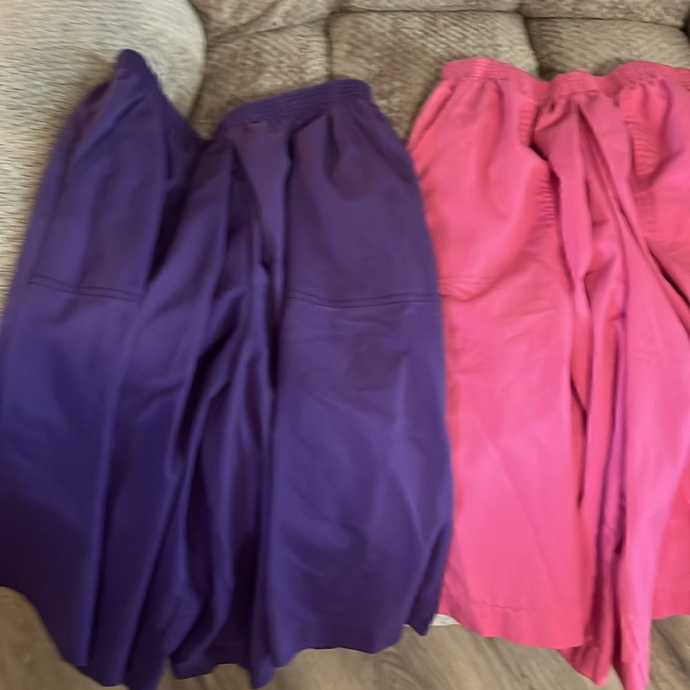 Split skirts  - Picture 2 of 6
